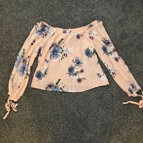h.i.p. Tops - Pink floral open arm crop top
